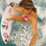 Chica soporte surf gopro